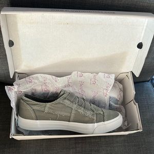 Blowfish sneakers- size 9